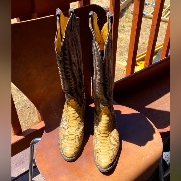 Tony Lama Shoes - Tony Lama Brown and Yellow Heeled Boots